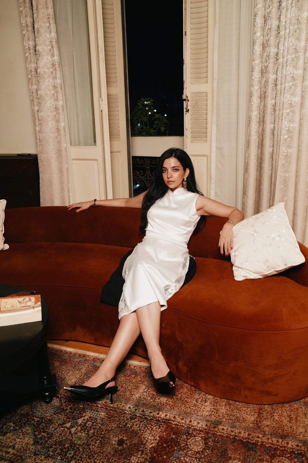 THE WHITE LACE DRESS